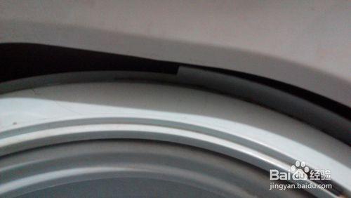 異物掉進洗衣機滾筒和機體的縫隙中怎麼辦？