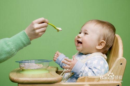 少白頭怎麼辦？白頭髮吃什麼好？治療白頭髮偏方