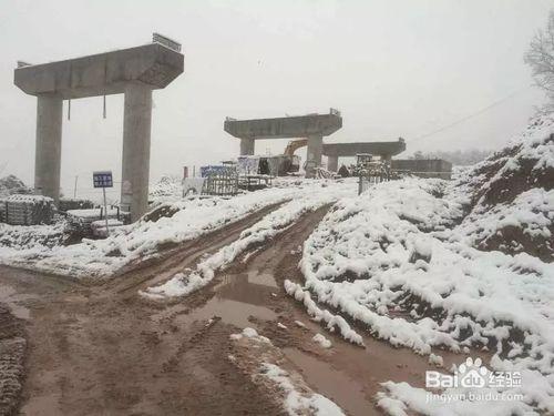 冰天雪地的工地風景