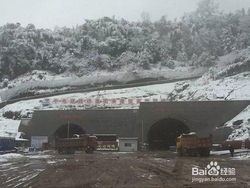 冰天雪地的工地風景