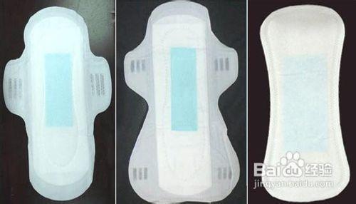 根據惡露的不同階段，使用不同型號產婦衛生巾。