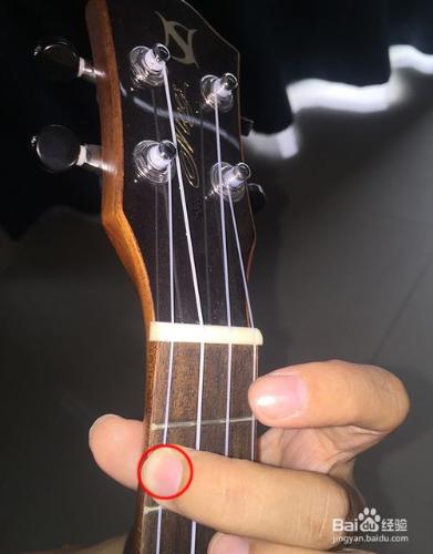 如何練習尤克里裡ukulele常用的和絃按法