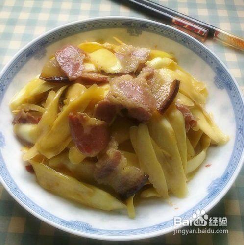 臘肉炒茭白的做法